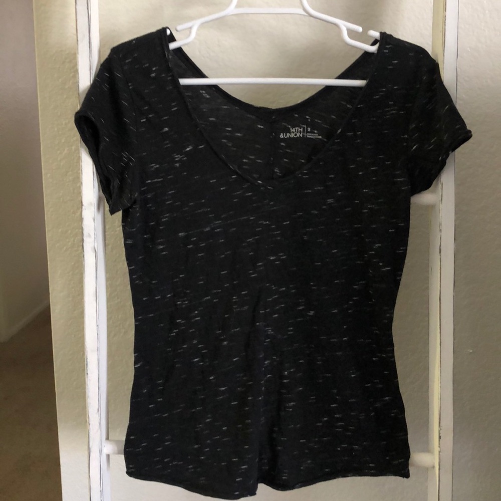 14th & Union Black and White V-Neck T-Shirt